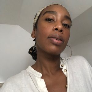 Meet your Posher, Monique